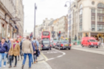 Air pollution in most high streets exceeds guidelines, study finds image