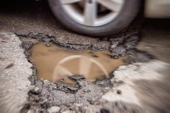 Council payouts for pothole punctures down 13% image