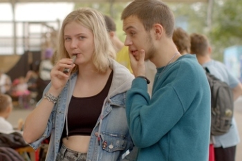 Half of young vapers never regularly smoked, study finds image