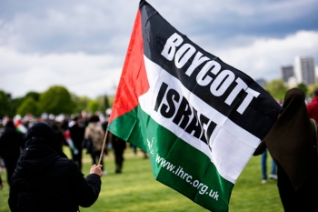 Tory MPs oppose boycotts ban image