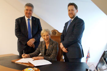 West Sussex councils sign partnership agreement image