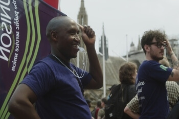 200,000 council and school staff begin voting on pay strikes image