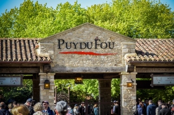 £600m theme park support multiplies image
