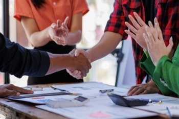 Action needed to avert reorganisation’s threat to councils’ links with charities, report warns image