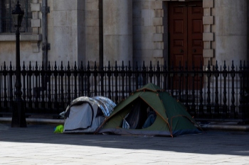 Braverman wants to restrict homeless people’s use of tents image