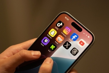 Children’s services directors oppose under-16s social media ban image