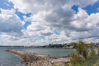 Council closes beach amid asbestos testing image