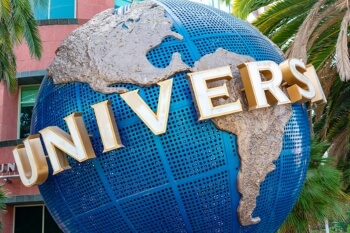 Council fights for Universal theme park rail access image