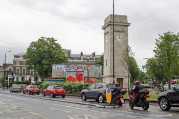 Council hands back £100,000 of fines after road sign U-turn   image