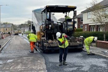 Council resurfaces road using recycled car tyres  image