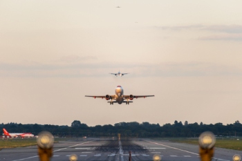 Councils near Gatwick raise alarm over runway plan  image