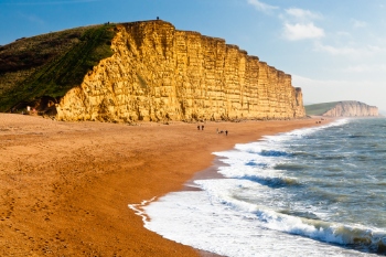 Dorset beachgoers have ‘lucky escape’ image