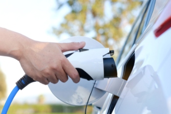 Electric vehicle plug-in grant comes to an end image