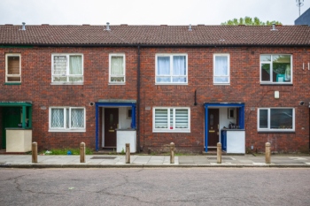 Government considers temporary rent cap on social homes image