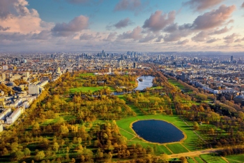 Green spaces provide £25.6bn of ‘welfare value’ every year, study finds image