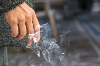 Immediate action needed to achieve smokefree target, review warns image