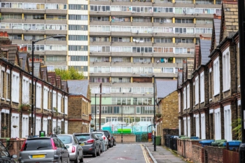 Improving health of left behind neighbourhoods could boost economy by £30bn, report finds image
