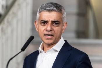 Khan condemns system of ‘begging’ for levelling up cash image