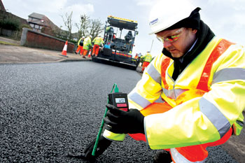Midlothian first to adopt lower-temp asphalt image