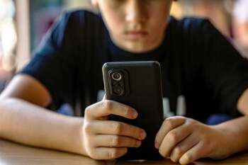 NSPCC admits failing to report high-risk child contacts to councils image