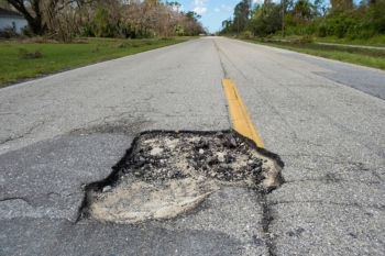 Pothole fighting machine to hit North East Lincolnshire image