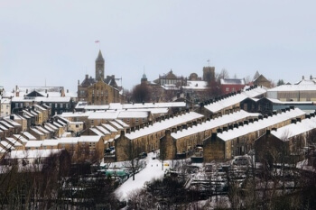 Public backs devolution but wants deprived areas prioritised image
