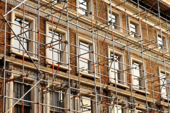 Retrofitting historic buildings could boost economy by £35bn  image