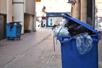 Rugby waste and street cleaning strikes end with new pay deal image