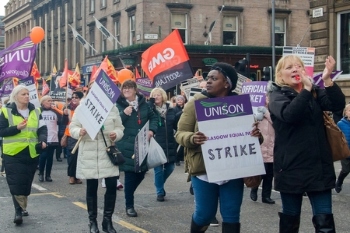 Scottish council workers reject 5% pay offer image