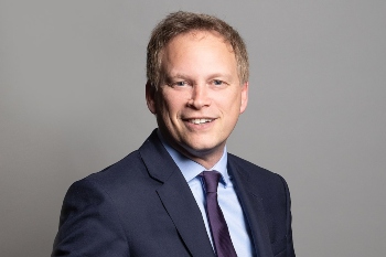 Shapps outlines planning reforms for better lorry parking image