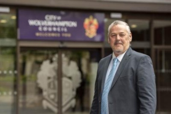 Tributes paid to Wolverhampton leader  image