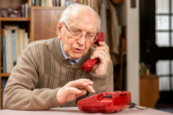 Two million elderly at risk from digital switchover delays  image