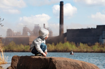 UN acknowledges children have right to clean air image