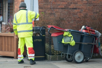 Union calls for body cams for refuse workers and street cleaners  image