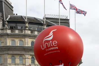 Unions move closer to summer strike action image